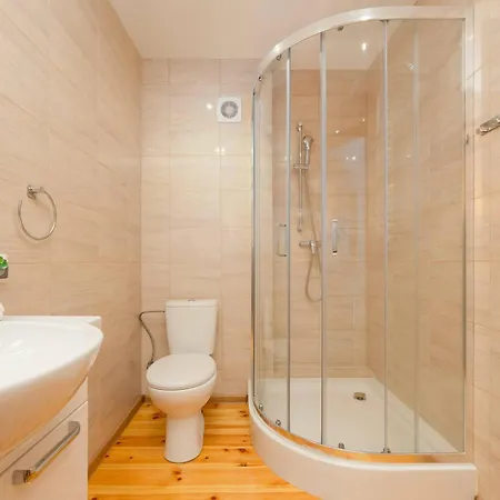 Spacious House With Parking & Garden By Noclegi Renters *