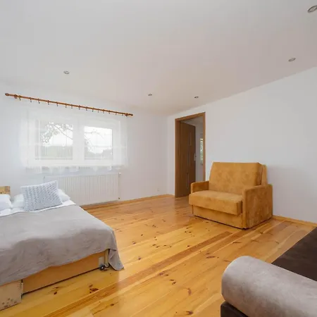 Spacious House With Parking & Garden By Noclegi Renters Varsóvia