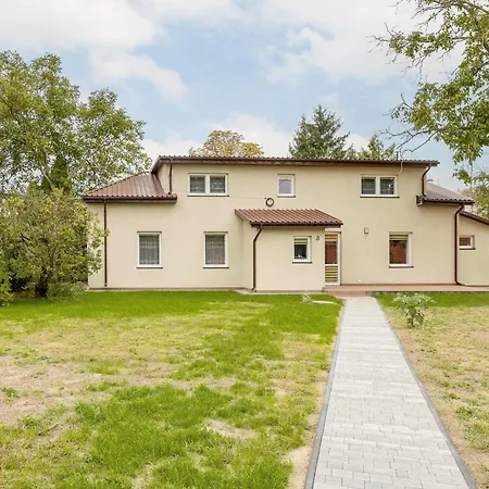 Spacious House With Parking & Garden By Noclegi Renters Varsóvia